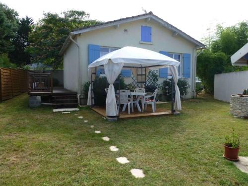 Le Grand-Village-Plage House | Maison lumineuse proche plage et forêt, 4 pers, WiFi, parking, jardin et barbecue - FR-1-246A-314