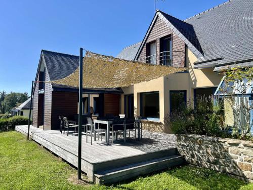 La Foret-Fouesnant House | Maison lumineuse La Forêt-Fouesnant proche plage, golf, avec salle de détente et 5 chambres - FR-1-481-158