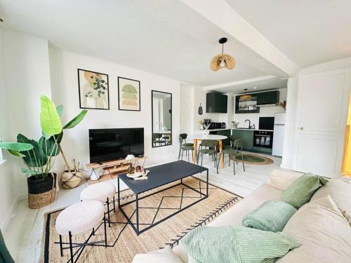 Laon Apartment | Maison Médiévale
