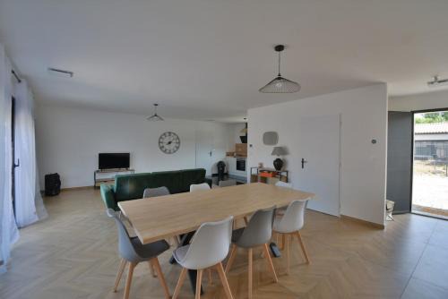 Ruoms House | Maison Noé Climatisation individuelle par pièce proche du centre-ville