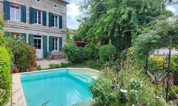 Pessac-sur-Dordogne House | Maison piscine vue rivière