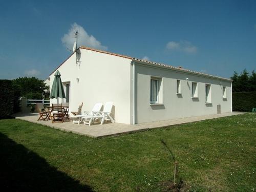 Saujon House | Maison plain-pied à Saujon, 2 ch, terrasse, jardin, garage, animaux OK, proche Royan et plages - FR-1-71-76