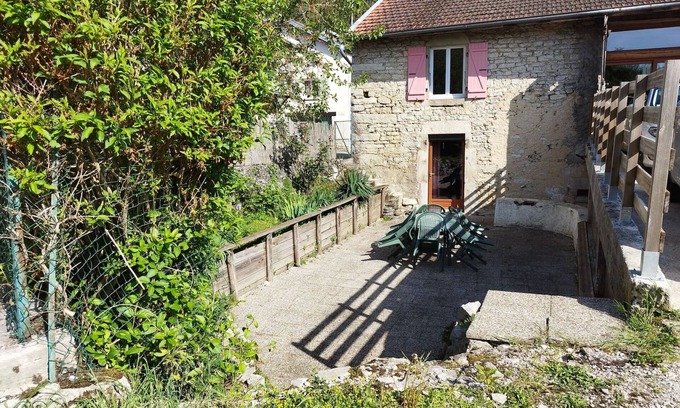 Lect House | Maison Proche du lac de Vouglans ! Séjours au Calme en Famille ou Entre Amis