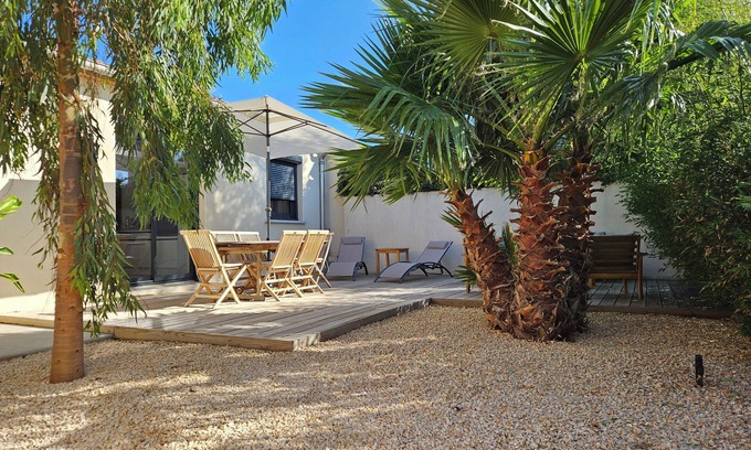 Narbonne-Plage House | Maison Rénovée Avec Jardin, Cœur de Station, 100 m de la Plage