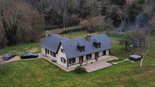 Saint-Samson-de-la-Roque House | Maison rénovée - jacuzzi et cheminée