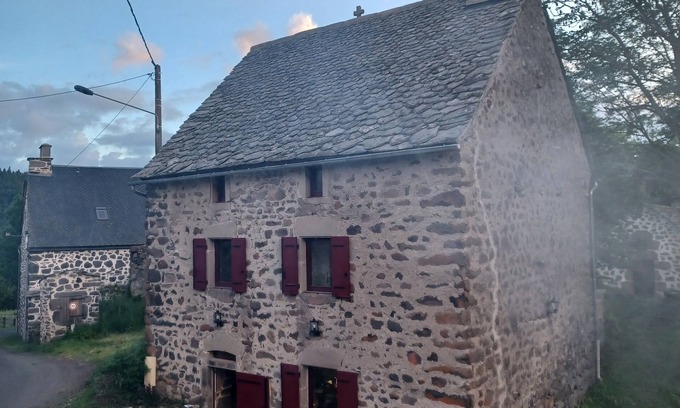 Neussargues en Pinatelle House | Maison Restaurée: "lou Cantou des Randonneurs", Proche de Sentiers de Randonnées