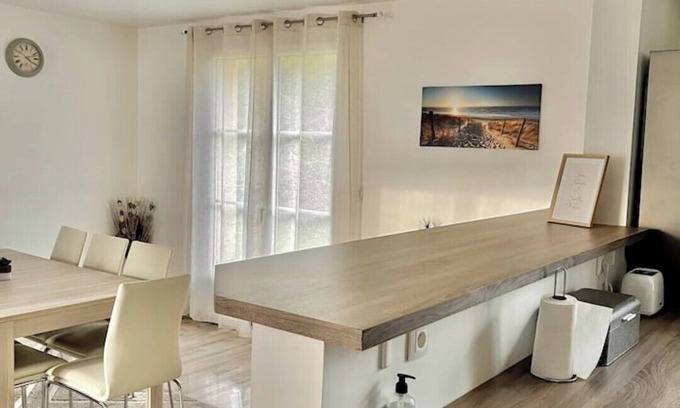 Crevecur-le-Grand House | Maison Spacieuse de Lila Avec 3 Place de Parking