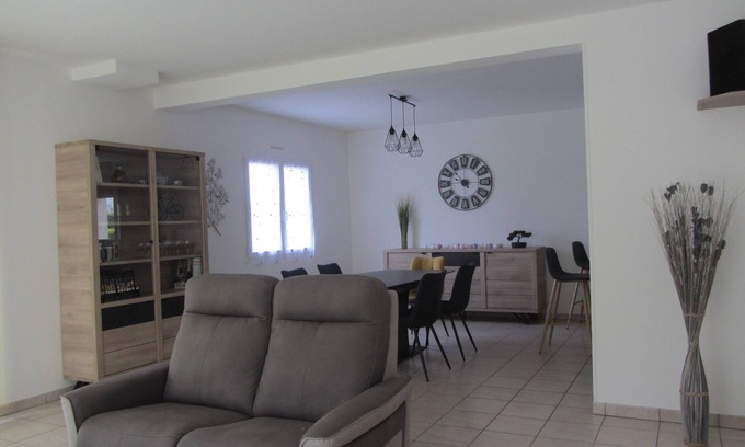 Donville-les-Bains House | Maison Spacieuse et Lumineuse de 160 m2 Avec vue mer