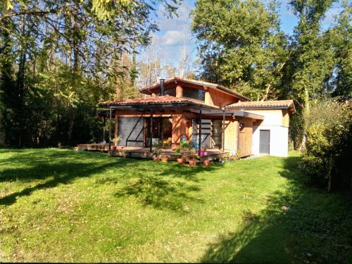 Saint-Selve House | Maison spacieuse à Saint-Selve avec jardin et barbecue, 125 m².