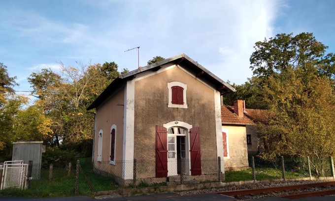 Lathus-Saint-Remy House | Maison spacieuse avec jardin à Lathus-Saint-Rémy, 160 m², barbecue
