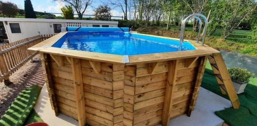 Fourches House | Maison spacieuse avec piscine et vue sur jardin à Fourches