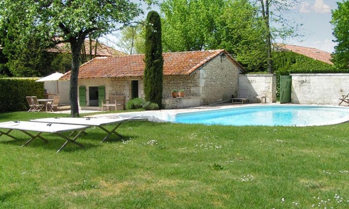 Bellon House | Maison spacieuse avec piscine au cœur de Bellon