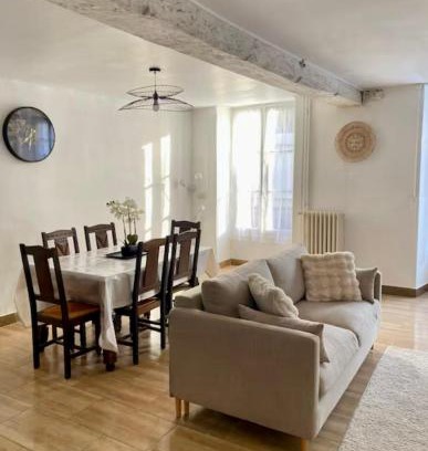 La Trimouille Apartment | Maison spacieuse et paisible à La Trimouille