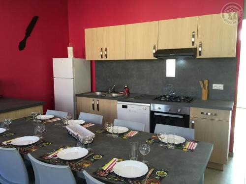 Aniche House | Maison spacieuse pour 8 pers avec jardin, terrasse, WIFI, proche commerces et attractions culturelles - FR-1-510-156