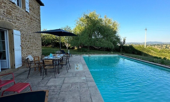 Saint-Julien-de-Civry House | Maison Stirling Bourgogne sleeps 8 pool
