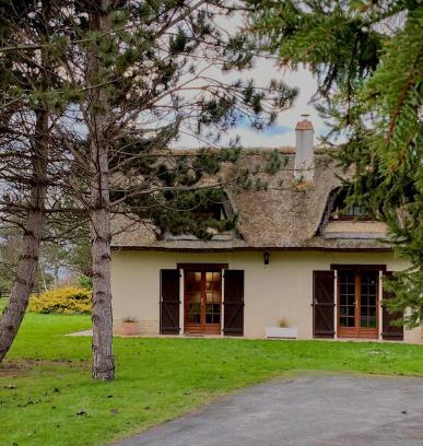 Hotot-en-Auge House | Maison traditionnelle Normande avec piscine