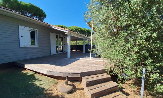 Gassin Ski Chalet | Maison une chambre climatisée proche de St Tropez