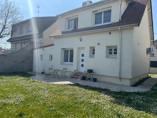 Villepinte House | Maison vert galand