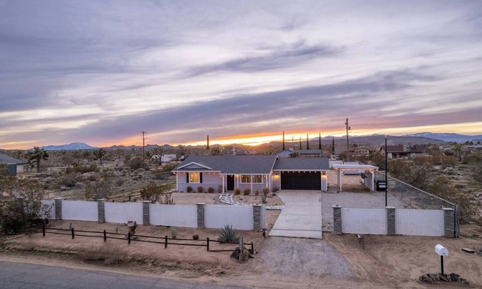 Yucca Valley House | Maison YV | Fire-pit | Desert Beauty | A+ Location, Maison YV | Fire-pit | Desert Beauty | A+ Locati