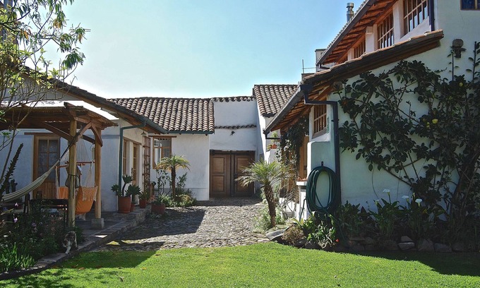 Centro Historico Apartment | Maisonette apartment in a dreamlike garden, in historic Quito