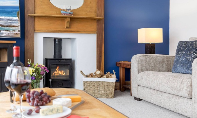 Paignton House | Maisonette with a garden & garage - 2 mins from beach
