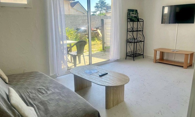 Luc-sur-Mer House | Maisonette with terrace 50m from the sea