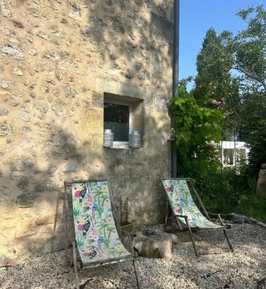 Cubnezais Apartment | Maisonnette avec terrasse de la Bellue