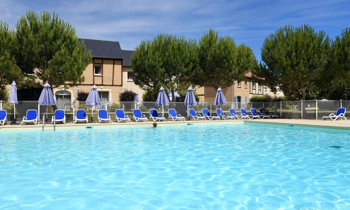 Montignac House | Maisonnette en Dordogne | Accès Piscine