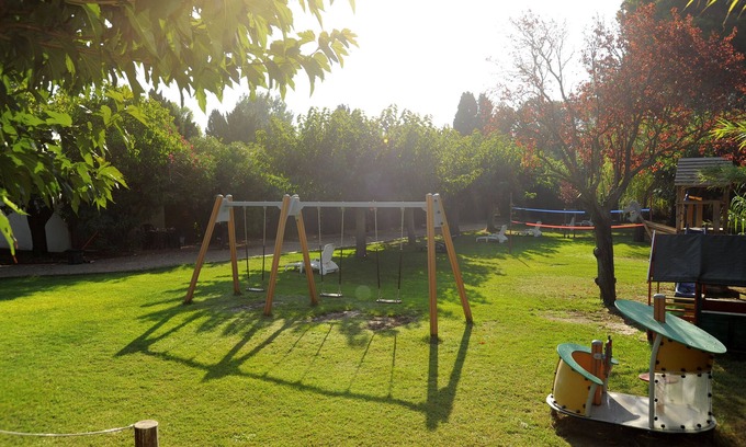 Valras-Plage House | Maisonnette in wooded park pétanque court, children's games BBQ near beaches