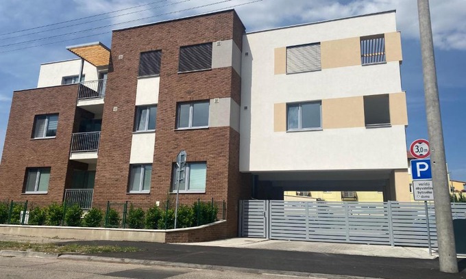 Dunajska Streda Apartment | Maja apartman