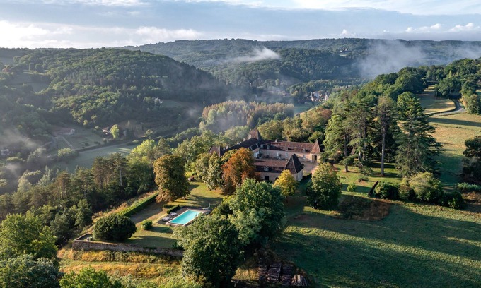 Urval Other | MAJESTIC 17tCent. CASTLE OVERLOOKING THE VALLEY IN THE DORDOGNE GOLDEN TRIANGLE