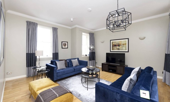 Old Town Apartment | Majestic Apartment on the Royal Mile