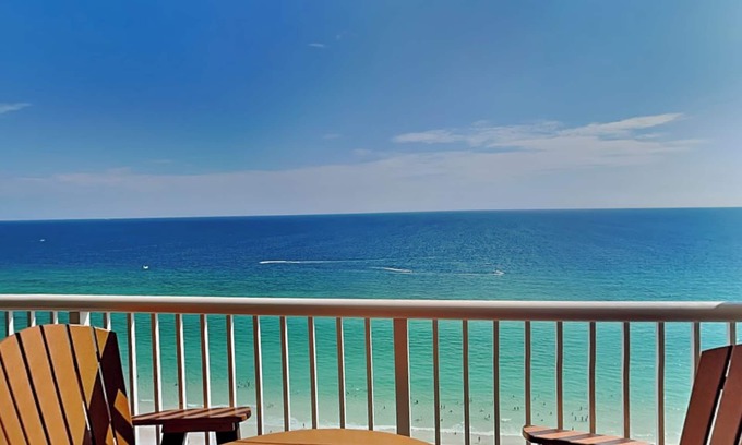 Long Beach Condo | Majestic Beach Towers II #1806 | Gulf Front + Amenities