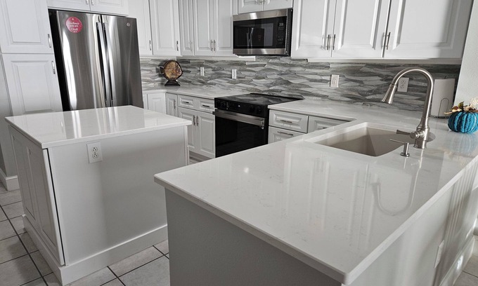 Long Beach Condo | Majestic Beach Resort Come Enjoy the Amazing Views of the Beach from the Balcony