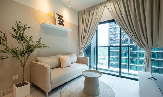 Bandar Tun Razak Apartment | Majestic Maxim Amazing Homestay by Feel Home Malaysia