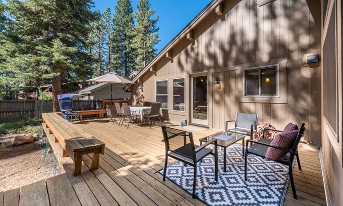 Lake Forest House | Majestic Pines Tahoe City