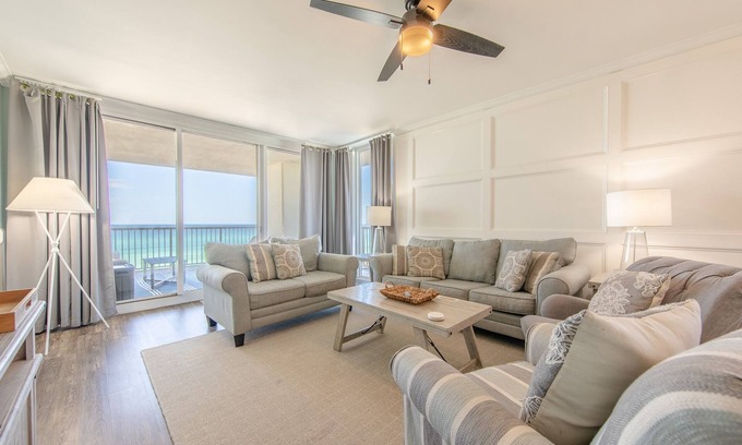 Long Beach Condo | Majestic Towers 4th floor end unit 4/BR3/BA *Directly Over The Pool*Sleeps 12