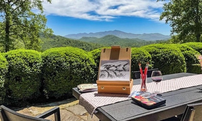 Bakersville Cabin | Majestic Views: 2 King Suites+Fire Pit+Fast Fiber Optic Internet