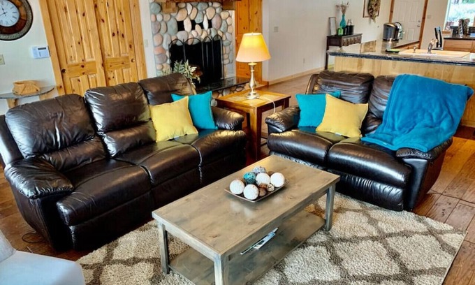 Tamarack Cabin | Majestic Views Overlooking Lake Cascade w/acreage