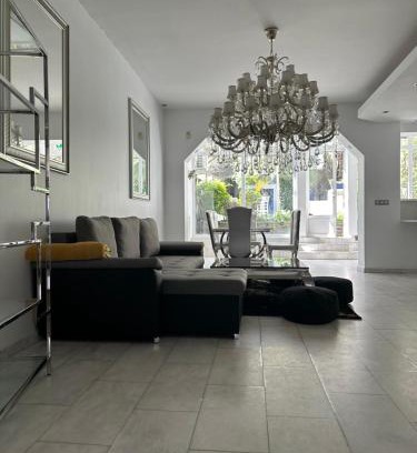 Koekelberg Apartment | majorelle