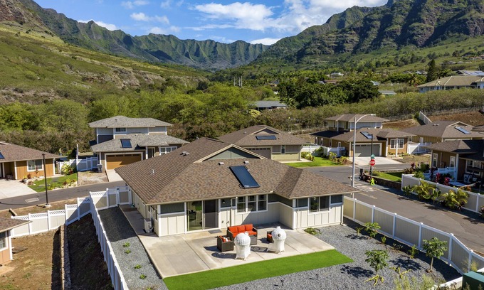 Makaha Valley House | Makaha Hideaway by AvantStay | 10 Minutes to Beach