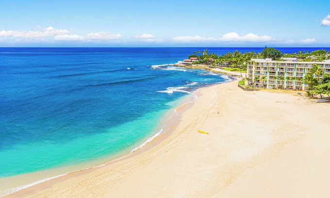 Makaha Valley House | Makaha Valley Home Near the Beach and Golf Course in Gated Mauna Olu Cottages