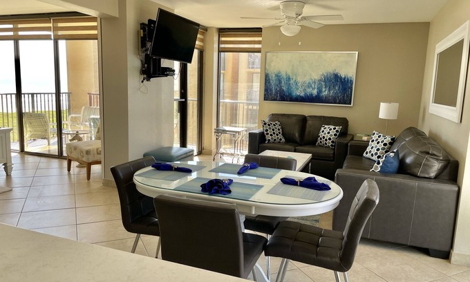 South Padre Island Condo | Make Memories In our 3Bdr/2Ba Condo w/beach views, beach gear, walkable dining