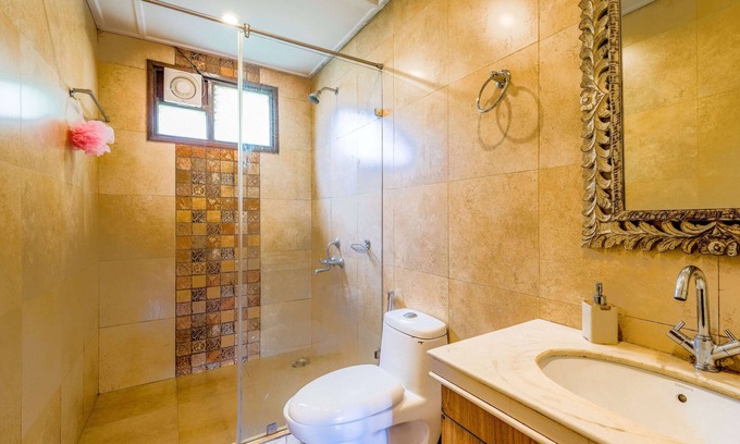 The Mall Road Cabin | Make Your Dream Vacation A Reality