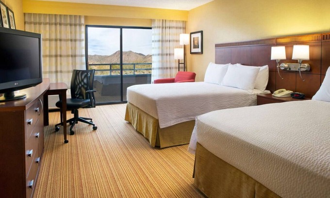 Mayo Clinic Hotel | Make Your Trip More Enjoyable! Near Desert Vista Dog Park, Pets are Allowed