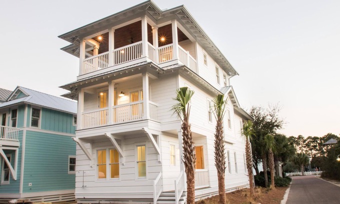 Sunnyside House | Making Memories at Carillon Beach! Short walk to beach! A perfect family getaway