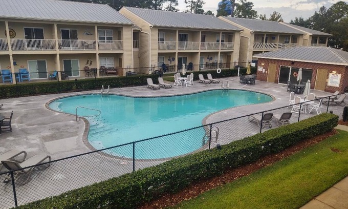 Gulf Shores House | making memories, beautiful condo over looking pool.