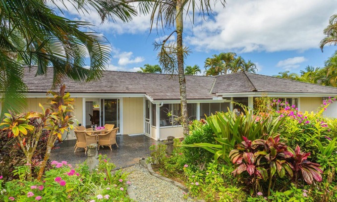 Princeville House | Mala Hale: Elegant Gardenview Home w/Spa, AC, & Serene Lanai w/BBQ - Mala Hale