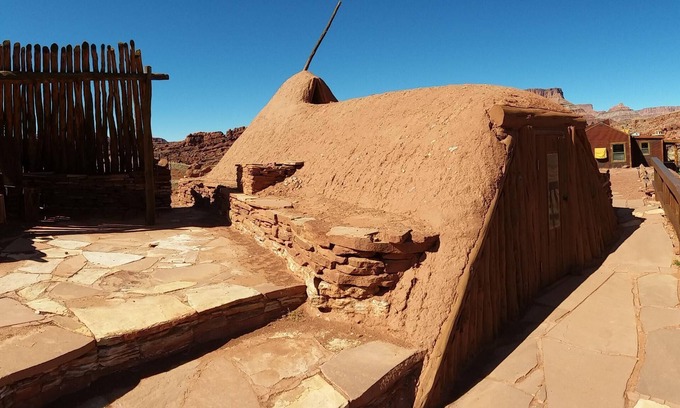 Moab Cottage | Male Hogan, disc golf, kayaks, ATV, wildlife, hiking, beach, pet friendly
