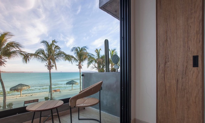 La Paz Hotel | Malecón 1680